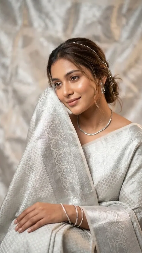 Silver_Zari_Woven_Jacquard_Saree