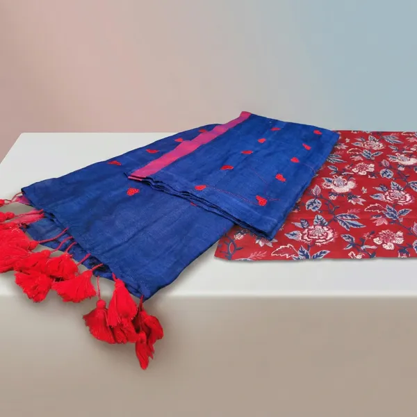 Navy_Blue_And_Red_Soft_Mul_Mul_Cotton_Saree_With_Heart_Motifs