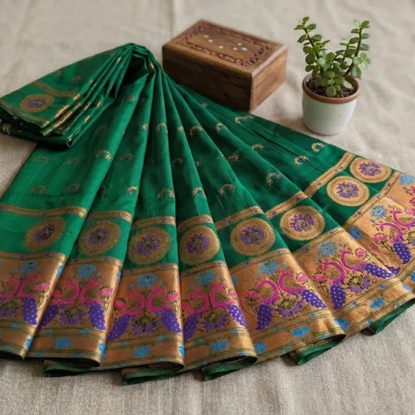 Emerald_Green_Traditional_Paithani_Silk_Saree_With_Rich_Peacock_Border