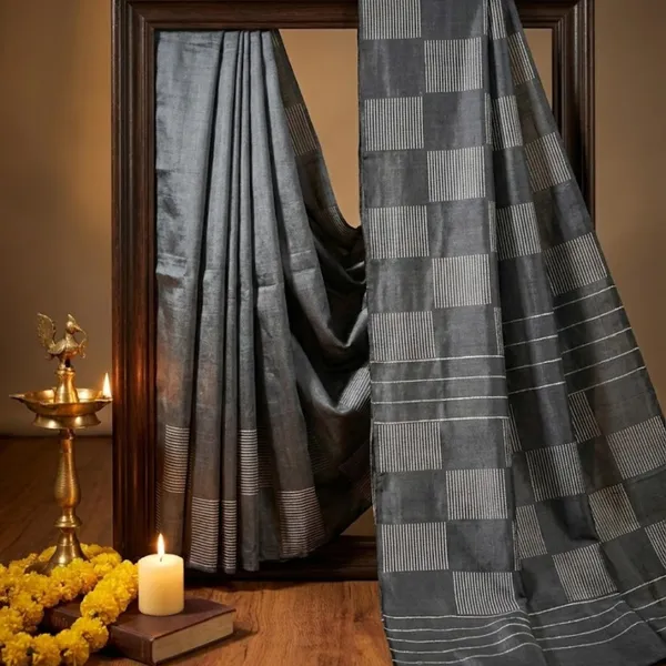 Charcoal_Grey_Urban_Checks_Cotton_Saree_With_Contemporary_Block_Pattern