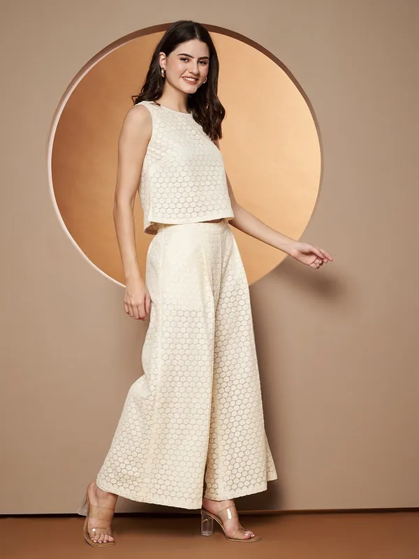 Off_White_Fashionable_Relaxed-Fit_Co-Ords_Set_For_Women