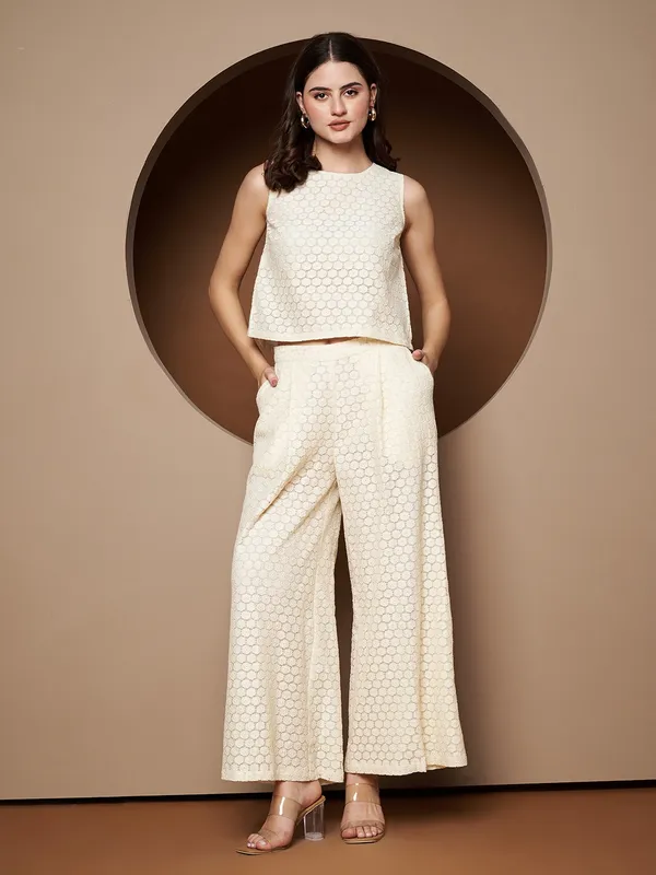 Off_White_Fashionable_Relaxed-Fit_Co-Ords_Set_For_Women