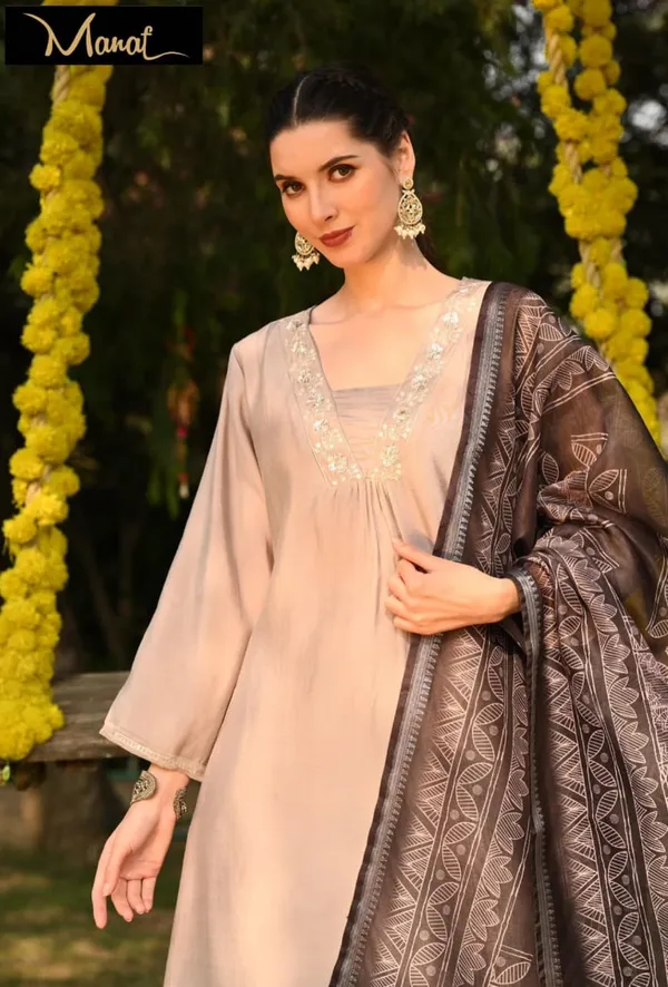 Beige_Elegant_Handcrafted_Suit_Set_For_Women