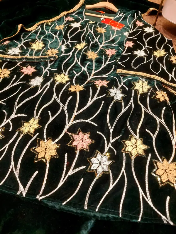 WINTER__PARTYWEAR_HEAVY_SHARARA_SETS_ARRIVED_IN_VELVET_FABRIC