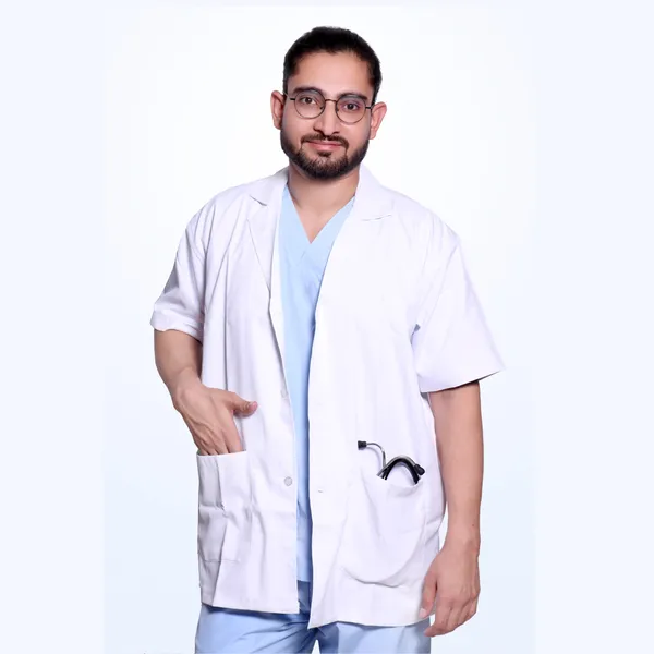 Unisex_Half_Sleeves_Medical_Apron_(Lab_Coat)_Professional_&_Comfortable_Wear