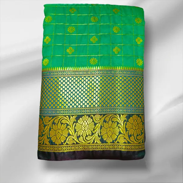 Green_Satin_Checkered_&_Woven_Pure_Kanjivaram_Saree_With_Unstitched_Blouse_Piece_For_Women