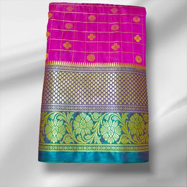 Magenta_Satin_Checkered_&_Woven_Pure_Kanjivaram_Saree_With_Unstitched_Blouse_Piece_For_Women