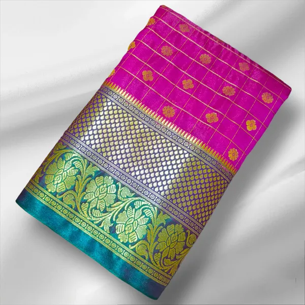 Magenta_Satin_Checkered_&_Woven_Pure_Kanjivaram_Saree_With_Unstitched_Blouse_Piece_For_Women