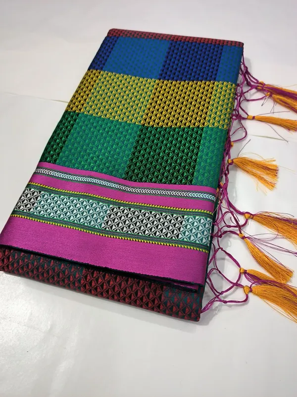 Multicolor_Cotton_Blend_Checkered_Blend_Ilkal_Saree_With_Unstitched_Blouse_Piece_For_Women