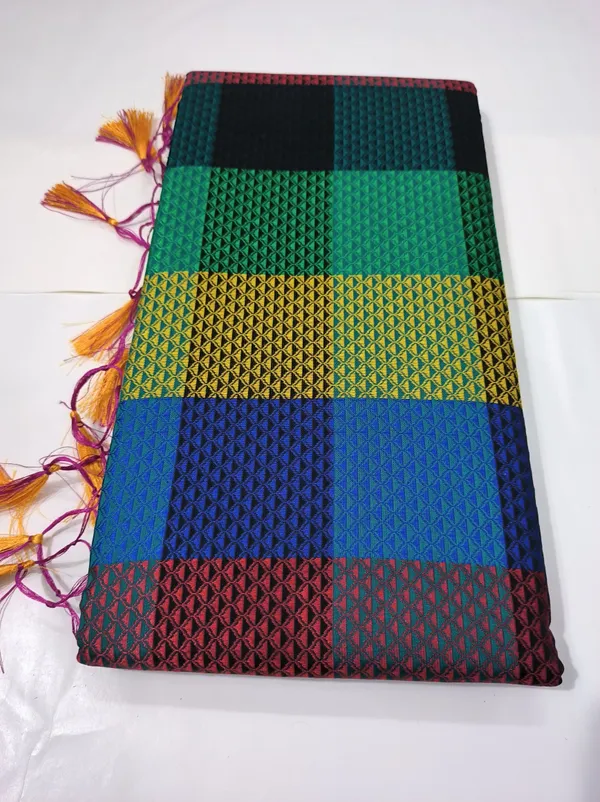 Multicolor_Cotton_Blend_Checkered_Blend_Ilkal_Saree_With_Unstitched_Blouse_Piece_For_Women