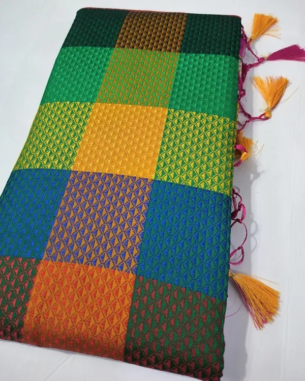 Multicolor_Cotton_Blend_Checkered_Blend_Ilkal_Saree_With_Unstitched_Blouse_Piece_For_Women