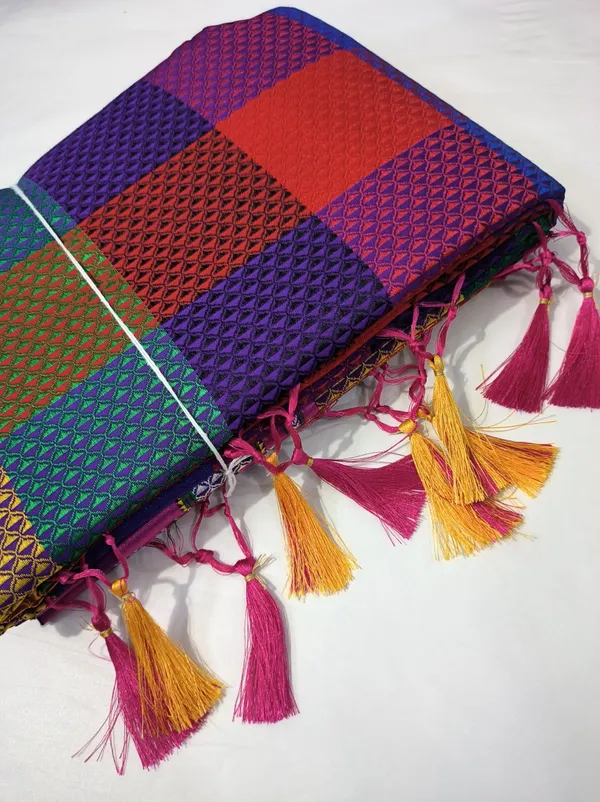 Multicolor_Cotton_Blend_Checkered_Blend_Ilkal_Saree_With_Unstitched_Blouse_Piece_For_Women