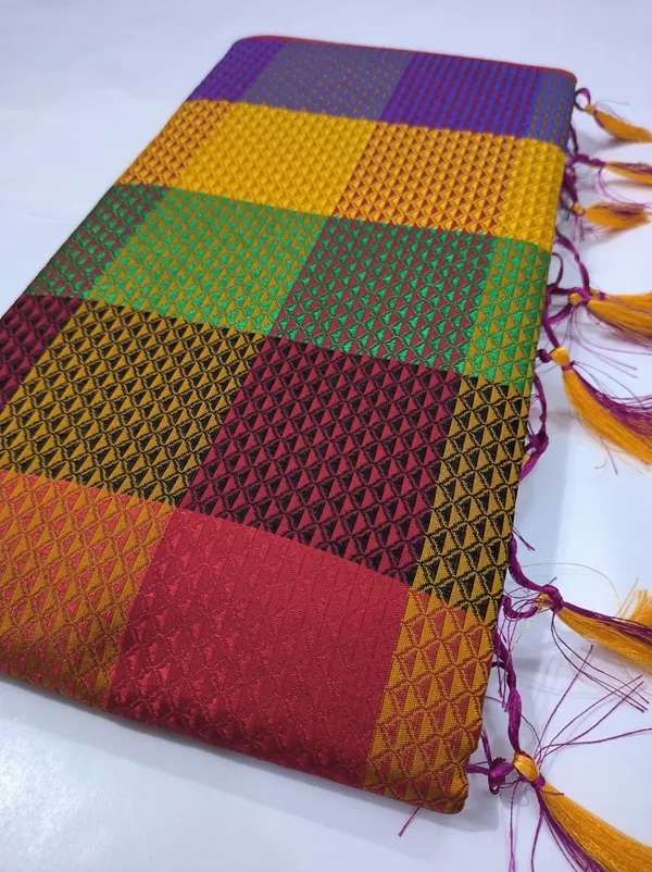 Multicolor_Cotton_Blend_Checkered_Blend_Ilkal_Saree_With_Unstitched_Blouse_Piece_For_Women