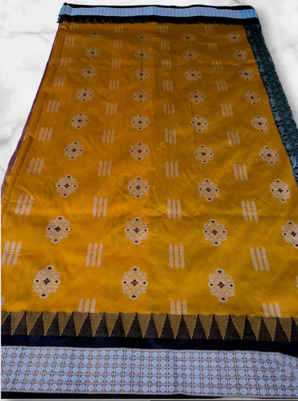 Gold_Jacquard_Woven_Pure_Sambalpuri_Saree_With_Unstitched_Blouse_Piece_For_Women
