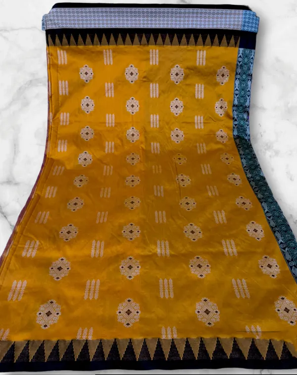 Gold_Jacquard_Woven_Pure_Sambalpuri_Saree_With_Unstitched_Blouse_Piece_For_Women