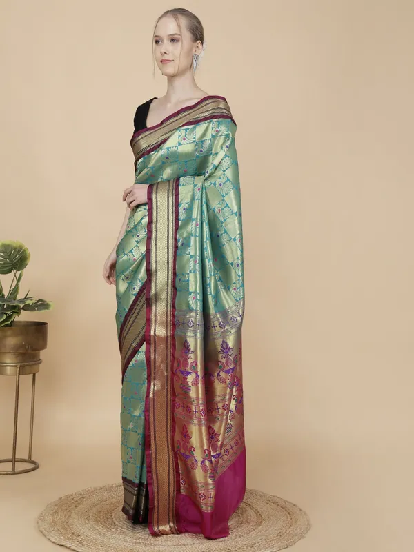 Light_Green_Jacquard_Checkered_Pure_Banarasi_Saree_With_Unstitched_Blouse_Piece_For_Women