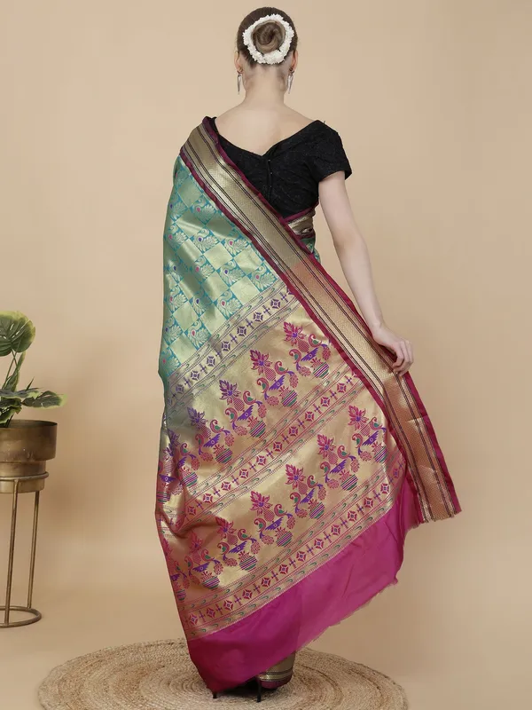 Light_Green_Jacquard_Checkered_Pure_Banarasi_Saree_With_Unstitched_Blouse_Piece_For_Women