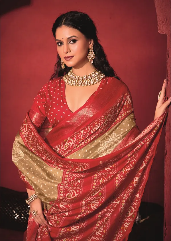 Dark_Beige_&_Red_Pure_Silk_Fabric_With_Dual_Color_Combination_Of_Exclusive_Bandhej_Print_With_Rich_Look_Jacquard_Border_Exclusive_Look_Saree
