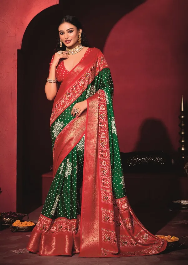 Dark_Green_&_Red_Pure_Silk_Fabric_With_Dual_Color_Combination_Of_Exclusive_Bandhej_Print_With_Rich_Look_Jacquard_Border_Exclusive_Look_Saree
