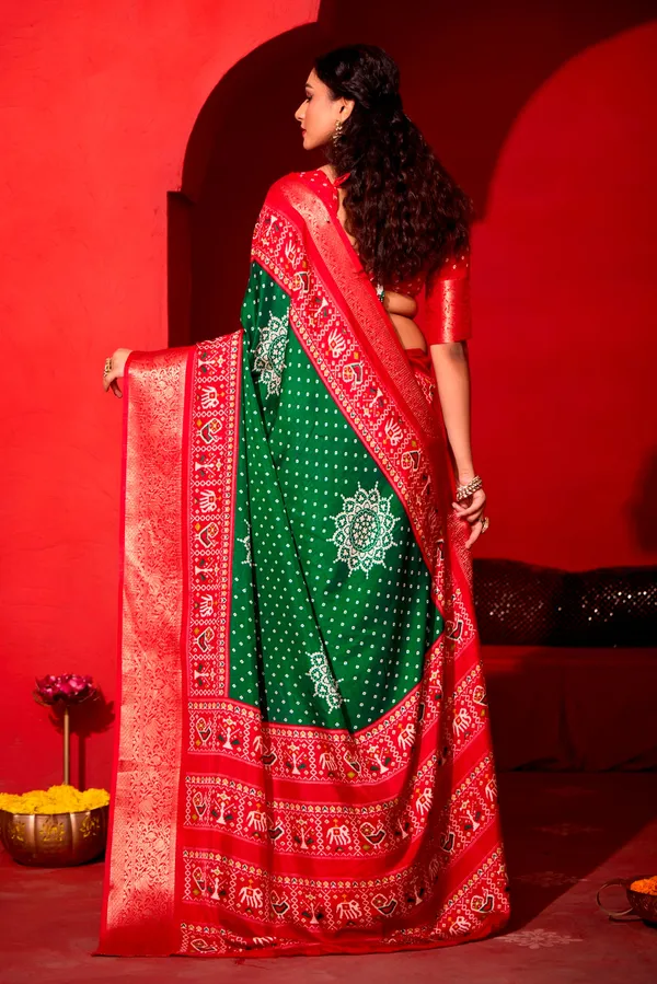 Dark_Green_&_Red_Pure_Silk_Fabric_With_Dual_Color_Combination_Of_Exclusive_Bandhej_Print_With_Rich_Look_Jacquard_Border_Exclusive_Look_Saree