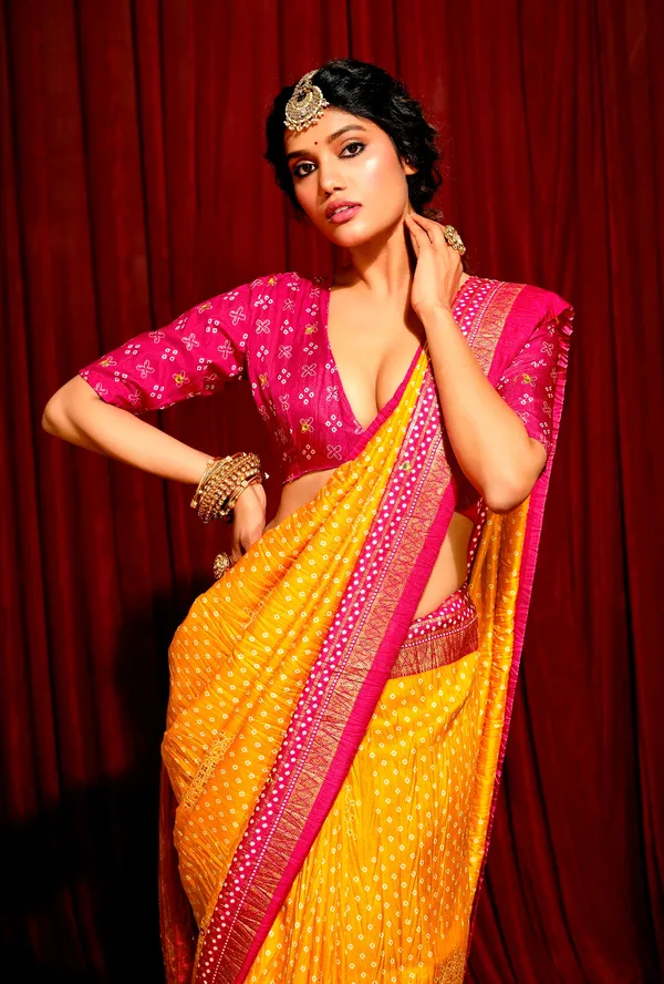 Mustard_&_Pink_Combination_Pure_Crush_Patola_Silk_Designer_Look_Saree_With_Mirror_&_Zari_Work