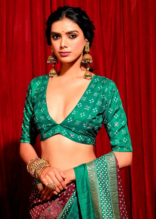 Falsa_Blue_&_Sea_Green_Combination_Pure_Crush_Patola_Silk_Designer_Look_Saree_With_Mirror_&_Zari_Work