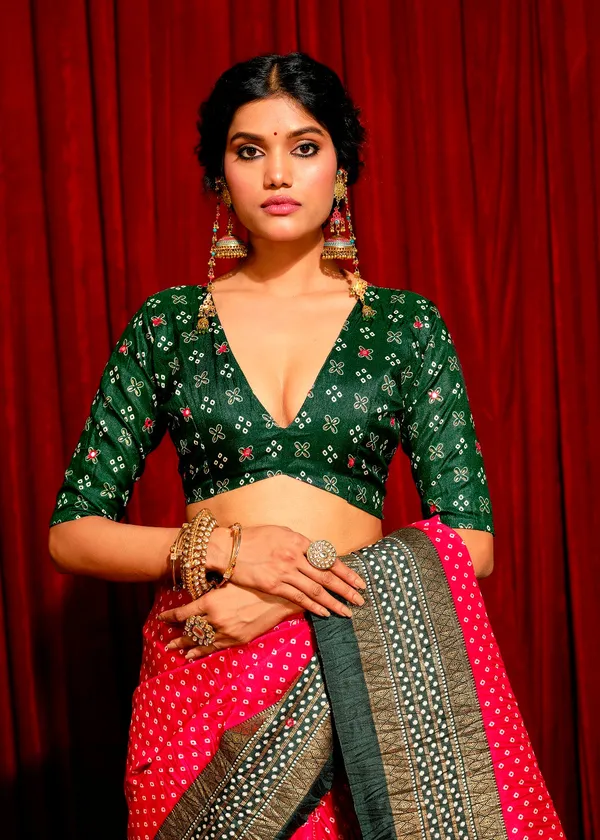 Red_&_Dark_Green_Exclusive_Combination_Pure_Crush_Patola_Silk_Designer_Look_Saree_With_Mirror_&_Zari_Work