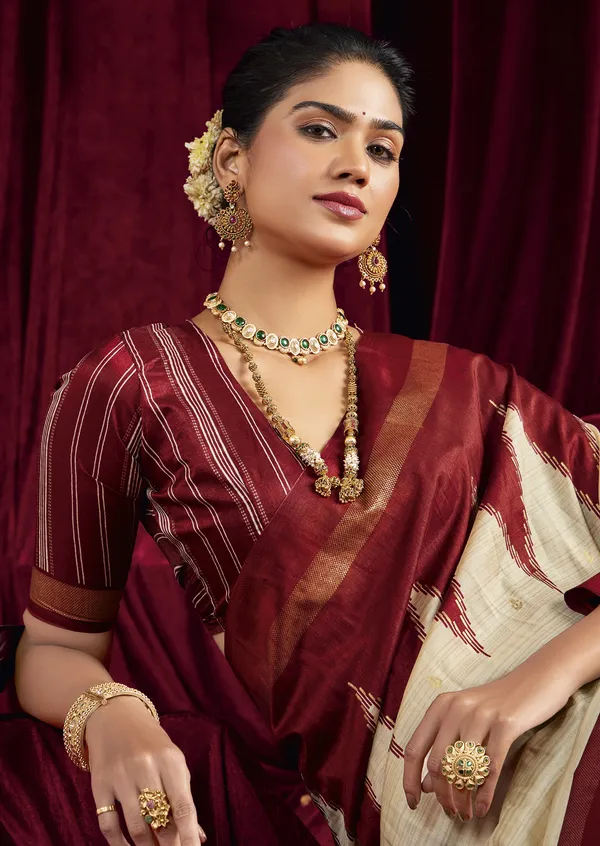 Cream_&_Maroon_Pure_Silk_Saree_With_Zigzag_&_Striped_Patterns,_Elegant_Border_&_Rich_Festive_Look