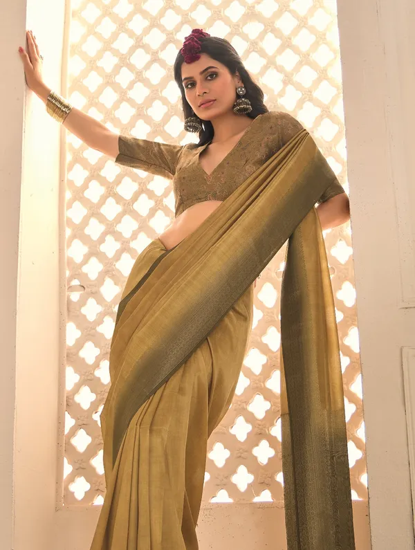 Sandstone_Yellow_Pure_Tusser_Silk_Shaded_Combination_With_Weaving_Zari_Border_Designer_Look_Saree