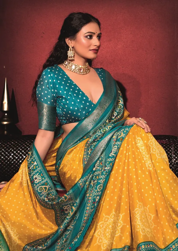 Lemon_Yellow_&_Turquoise_Blue_Pure_Silk_Fabric_With_Dual_Color_Combination_Of_Exclusive_Bandhej_Print_With_Rich_Look_Jacquard_Border_Exclusive_Look_Saree