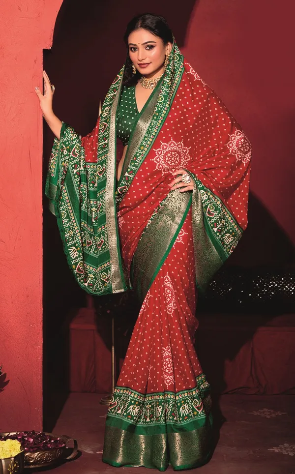 Red_&_Dark_Green_Pure_Silk_Fabric_With_Exclusive_Dual_Color_Combination_Of_Exclusive_Bandhej_Print_With_Rich_Look_Jacquard_Border_Exclusive_Look_Saree