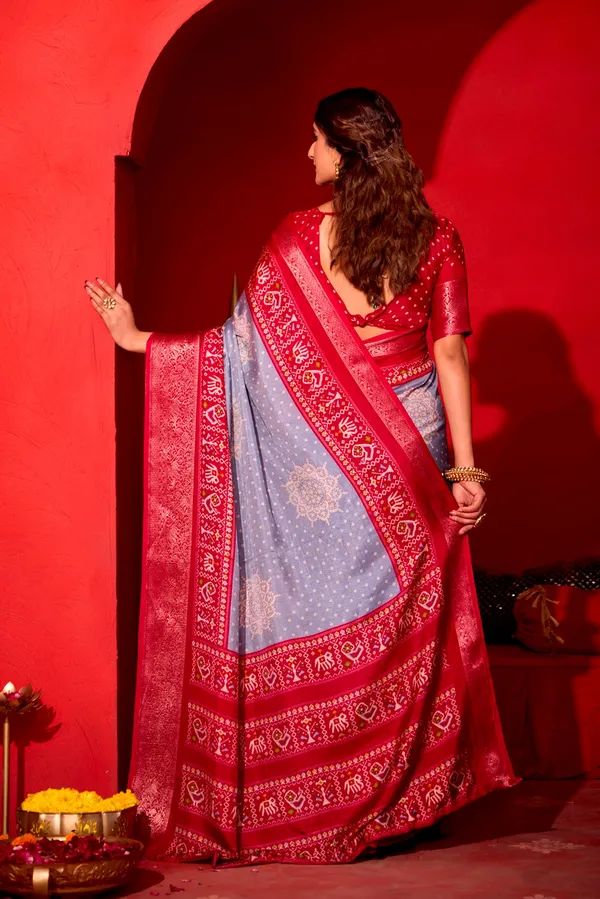 Light_Levender_&_Cherry_Red_Pure_Silk_Fabric_With_Exclusive_Dual_Color_Combination_Of_Exclusive_Bandhej_Print_With_Rich_Look_Jacquard_Border_Exclusive_Look_Saree