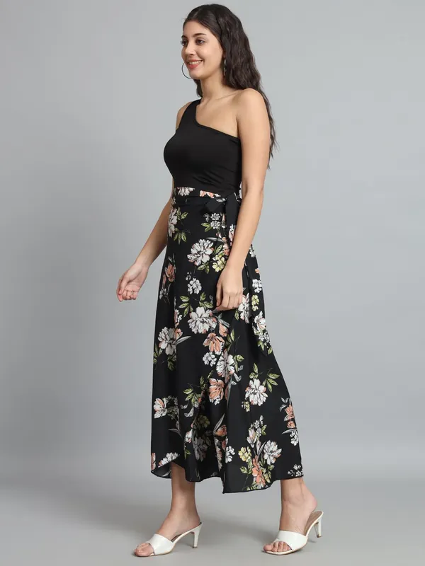 Black_Long_Wrap_Around_Maxi_Skirt_|_Wear_Long_Skirt_For_Women