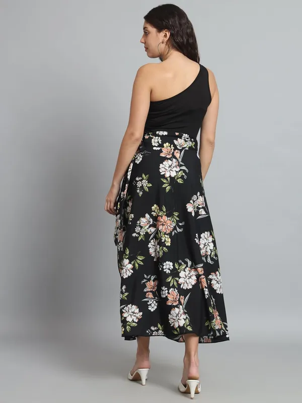 Black_Long_Wrap_Around_Maxi_Skirt_|_Wear_Long_Skirt_For_Women