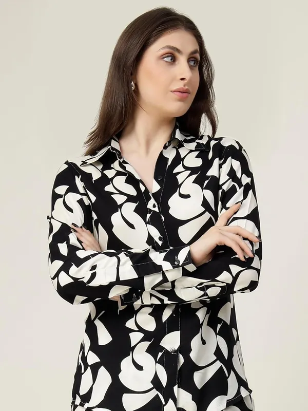 Black_Ivory_Elegant_Button_Down_Shirt_Long_Sleeve_Abstract_Print_Casual_Workwear_Top_Trendy_Casual_Look_For_Women