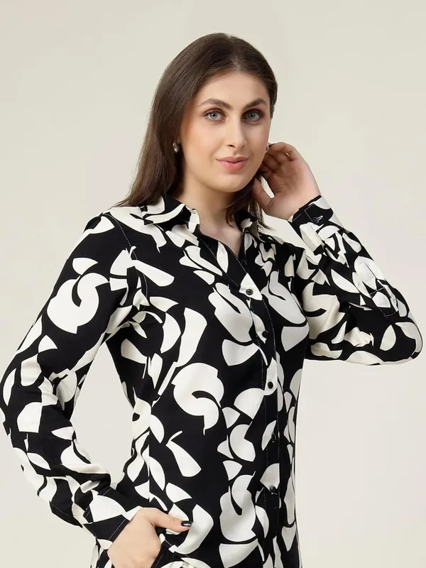 Black_Ivory_Elegant_Button_Down_Shirt_Long_Sleeve_Abstract_Print_Casual_Workwear_Top_Trendy_Casual_Look_For_Women