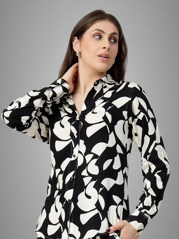 Black_Ivory_Elegant_Button_Down_Shirt_Long_Sleeve_Abstract_Print_Casual_Workwear_Top_Trendy_Casual_Look_For_Women