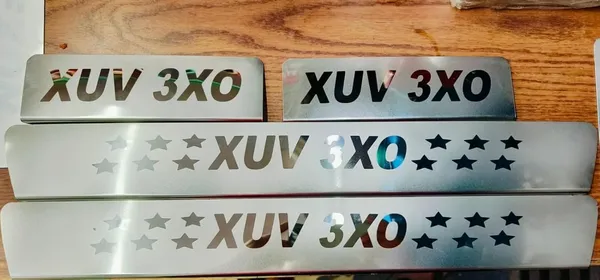 Sill_Plate/Door_Foot_Step_in_Stainless_Steel_Non_led_Xuv_3xo_(Set_of_4_Pcs)