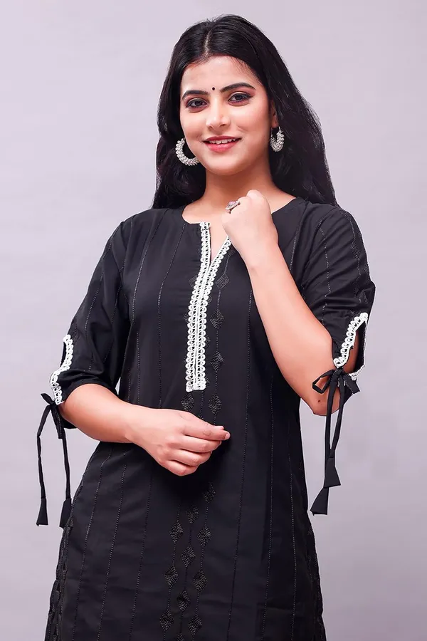 Black_Solid_&_Embroidered_Straight_Kurta_With_Pant_Regular_Wear_For_Women