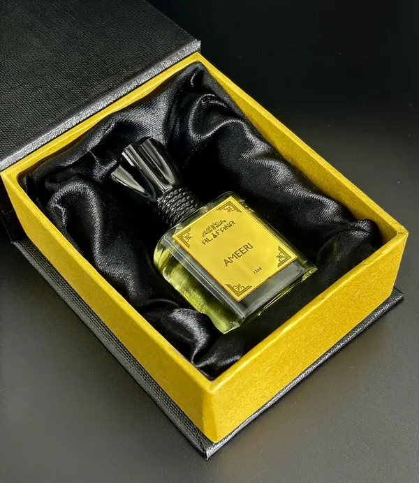 Ameeri_Premium_Attar_For_Men_And_Women_Long_Lasting_Non_Alcoholic_Roll-On_Attar_Ideal_Gift_12Ml_Pack