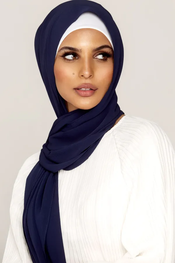 Navy_Blue_Premium_Malaysian_Diamond_Georgette_Hijab_|_170_Cm_By_80_Cm
