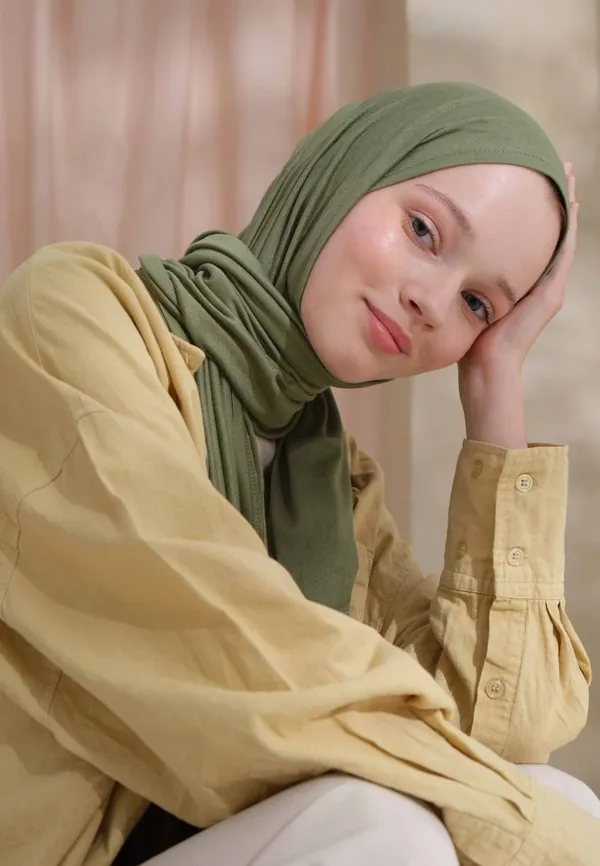 Mehendi_Green_Premium_Quality_Bamboo_Jersey_Hijab_|_190Cm_By_80_Cm