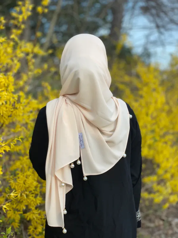 Dull_White_Premium_Malaysian_Diamond_Big_Moti_Georgette_/_Big_Moti_Latkan_Hijab_|_170_Cm_By_80_Cm