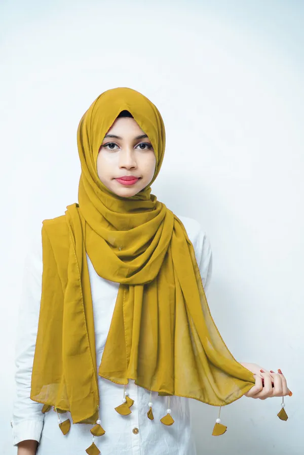Mustard_Premium_Malaysian_Diamond_Georgette_Heart_Latkan_Hijab_|_170_Cm_By_80_Cm