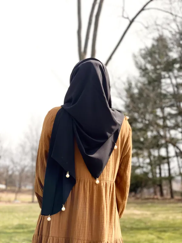 Black_Premium_Malaysian_Diamond_Big_Moti_Georgette_/_Big_Moti_Latkan_Hijab_|_170_Cm_By_80_Cm