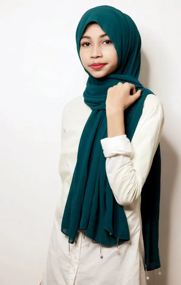 Cyan_Green_Premium_Malaysian_Diamond_Pearl_Georgette_/Moti_Latkan_Hijab_|_170_Cm_By_80_Cm