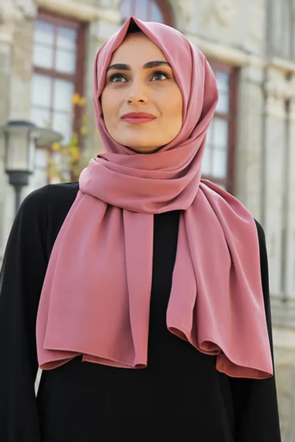 Rose_Pink_Premium_Malaysian_Diamond_Georgette_Hijab_|_170_Cm_By_80_Cm