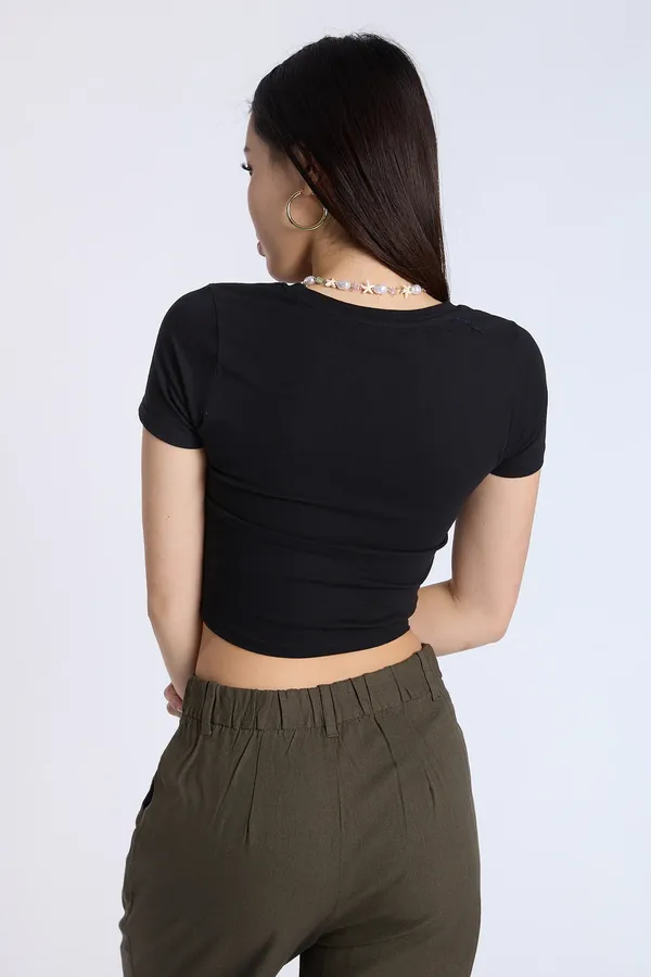Black_Cotton_Premium_Lycra_V-Neck_Crop_Top_For_Women