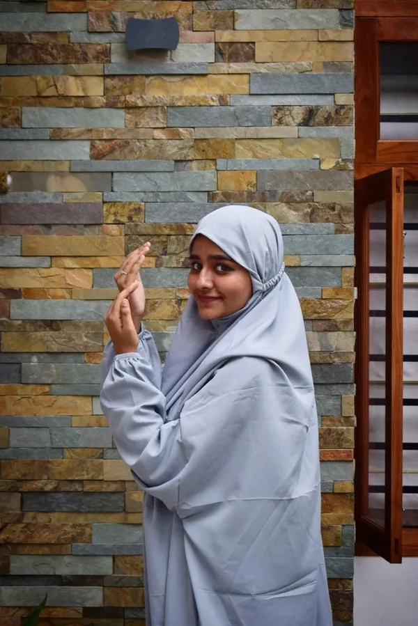 Grey_Crepe_Solid_Abaya_With_Hijab_For_Women