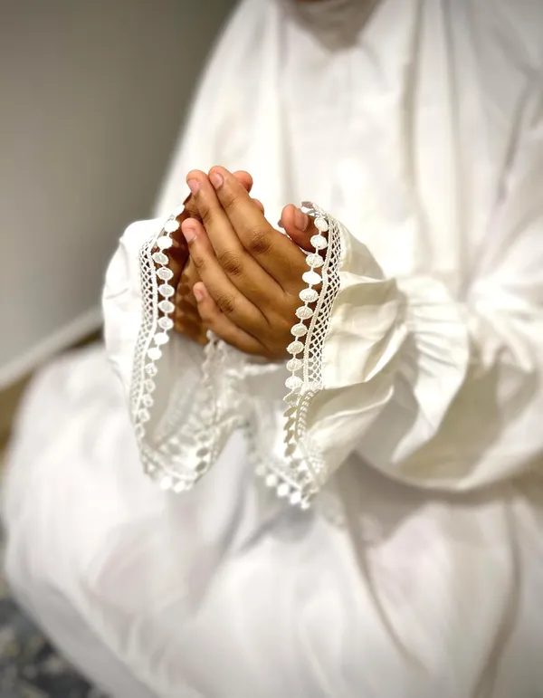White_Crepe_Premium_Quality_Hijab_For_Women_,Namaz_Dress,
